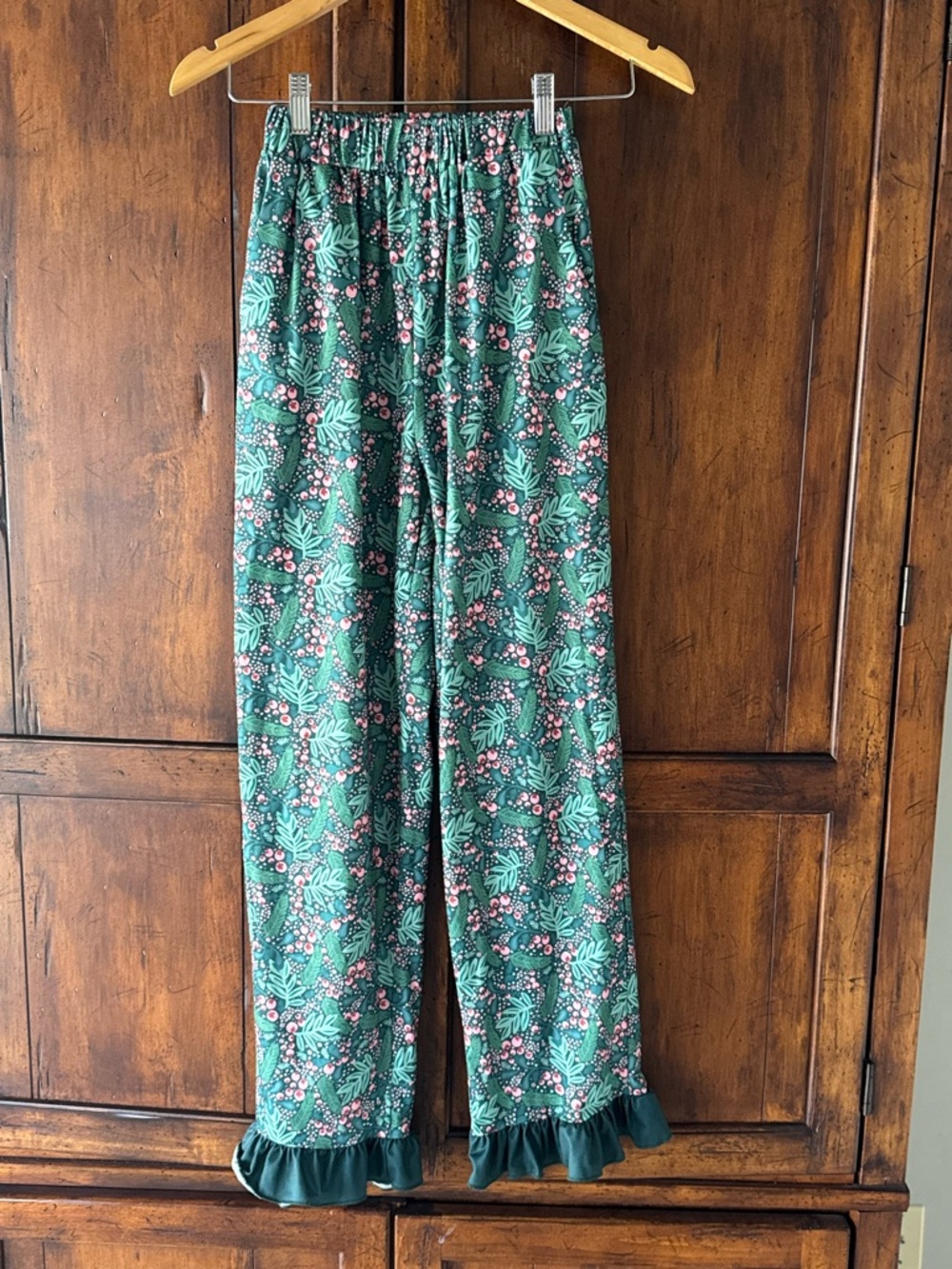 The Darling Effect Sweet Dreams Pajama Pant in Jolly Sprig Size S - Picture 3 of 5